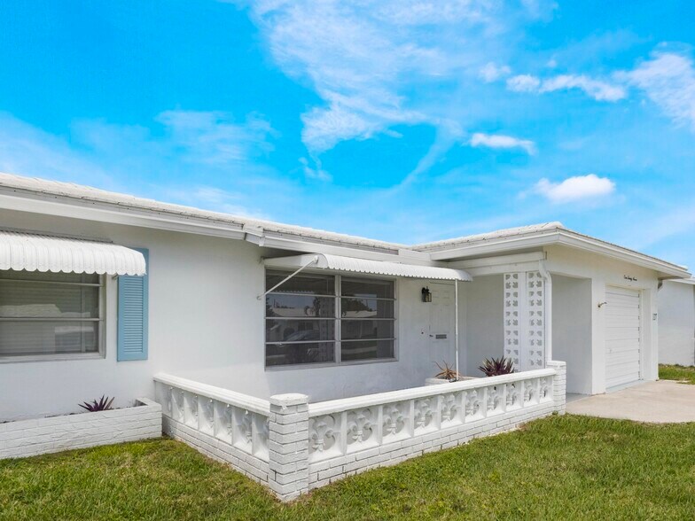 Building Photo - 127 Leisureville Blvd