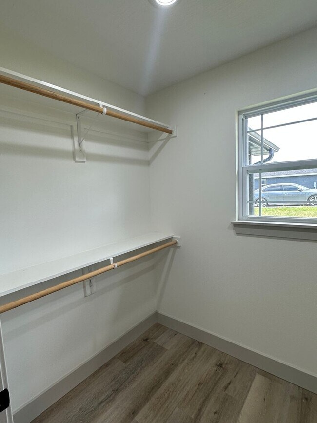 Building Photo - 3 Bedroom 2 Bath Built in 2025