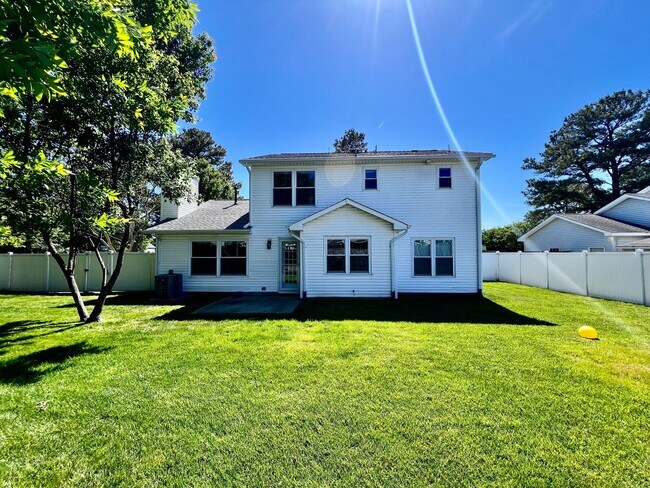 Building Photo - Charming Home in Ocean Lakes Community