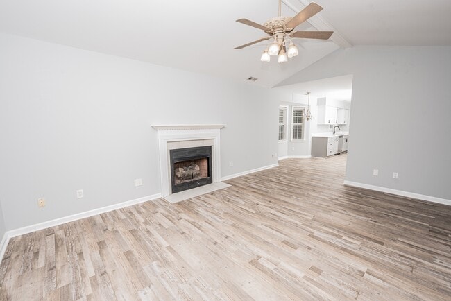 Building Photo - 212 Forest Park Dr