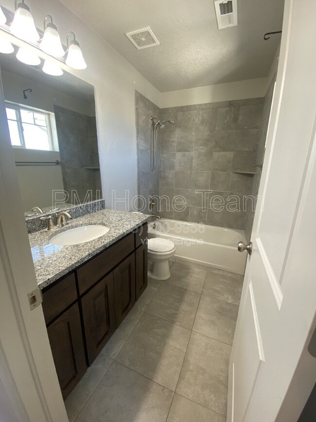 Building Photo - 690 N 1775 W