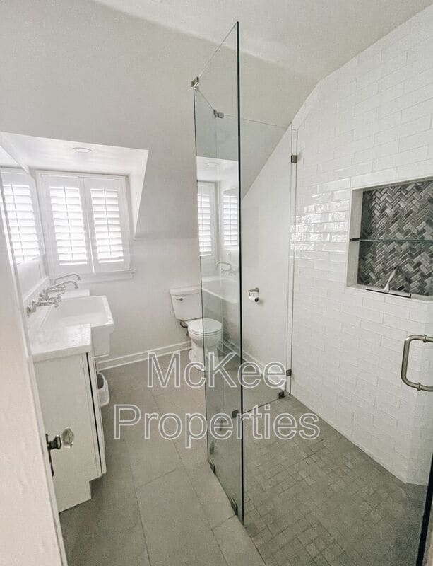 Building Photo - 277 B Ave