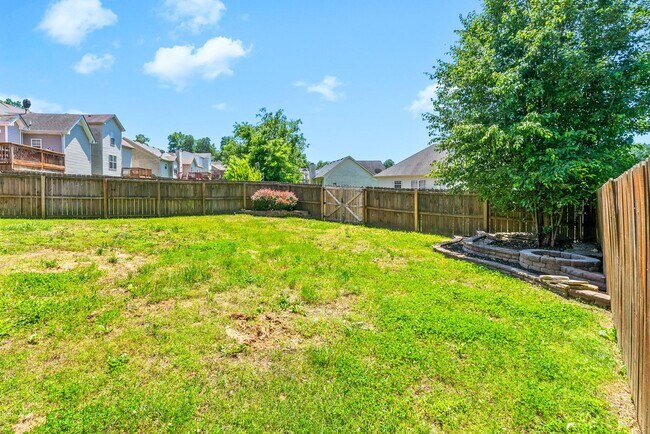 Building Photo - 680 Foxfield Dr