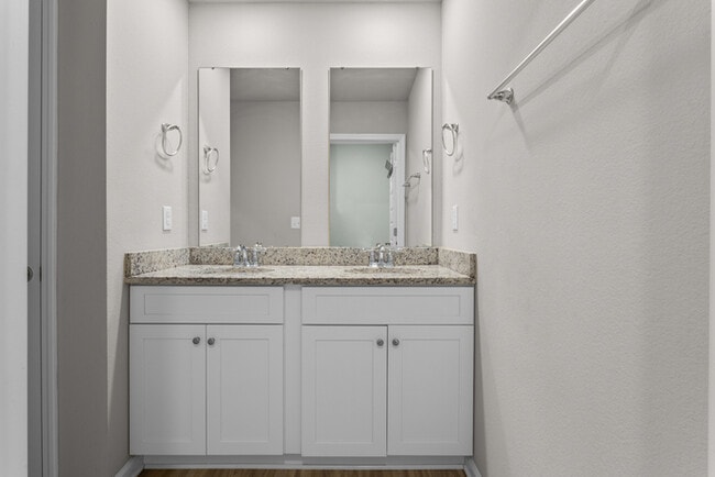Building Photo - 8588 Palmetto Dr