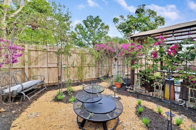 Building Photo - 5117 Arbor Glen Cir
