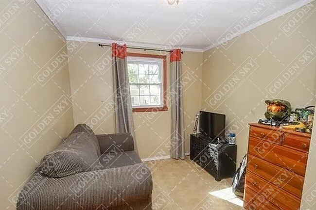 Building Photo - 2605 N Maplewood Ave