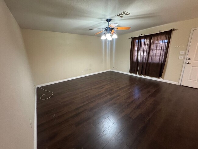 Building Photo - Two Bedroom Two Bathroom Fully Furnished Condo