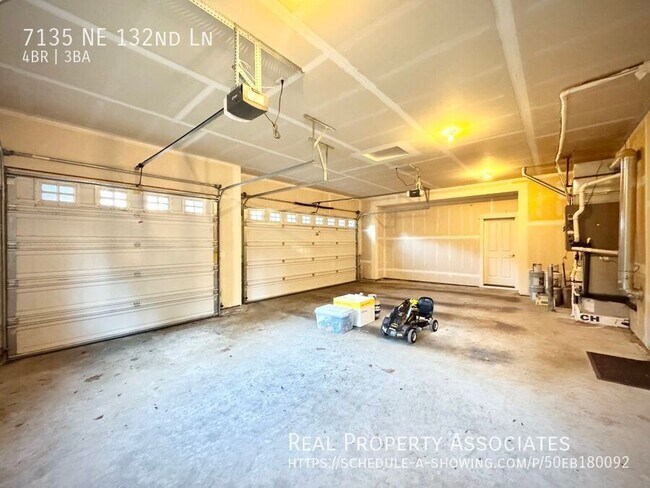 Building Photo - 7135 NE 132nd Ln