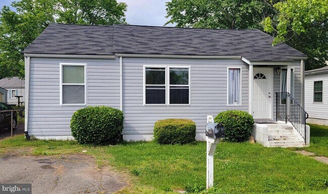 Building Photo - 45326 Stark Dr