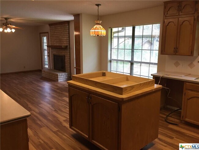 Building Photo - 601 Ridgecrest Dr