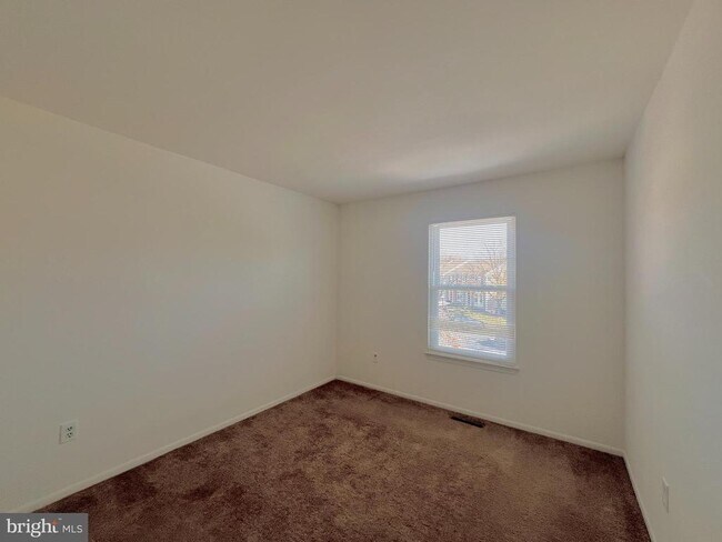 Building Photo - 6160 Majors Ln