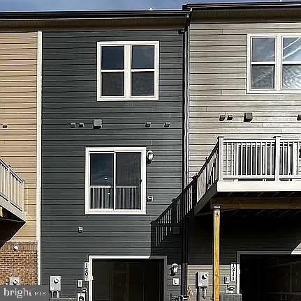 Building Photo - 1207 Vermeer Ave