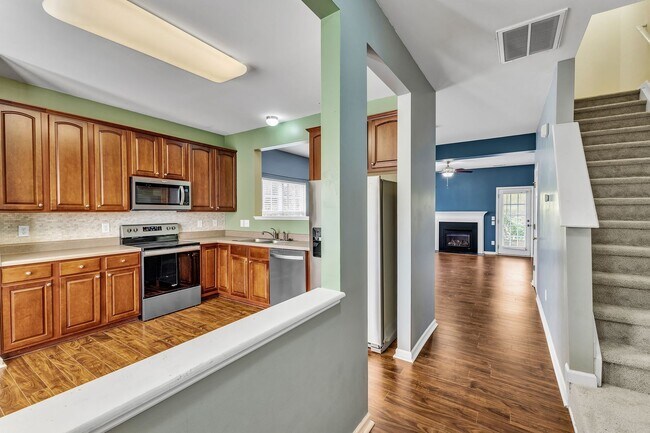 Building Photo - Adorable 3b 3b Townhome In Wake Forest!