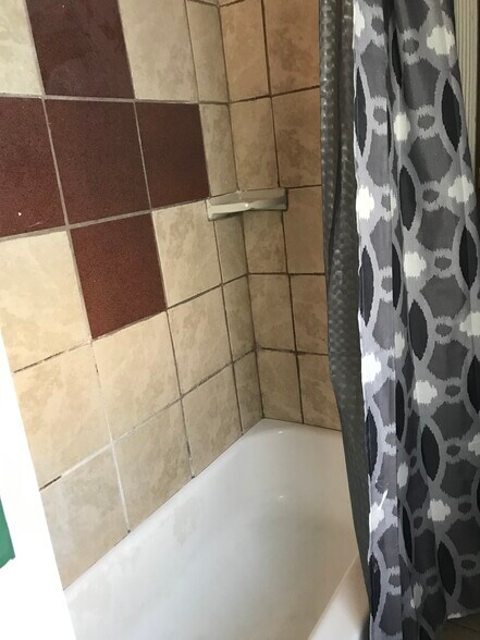 Bathroom upstairs - 1301 Jerome St