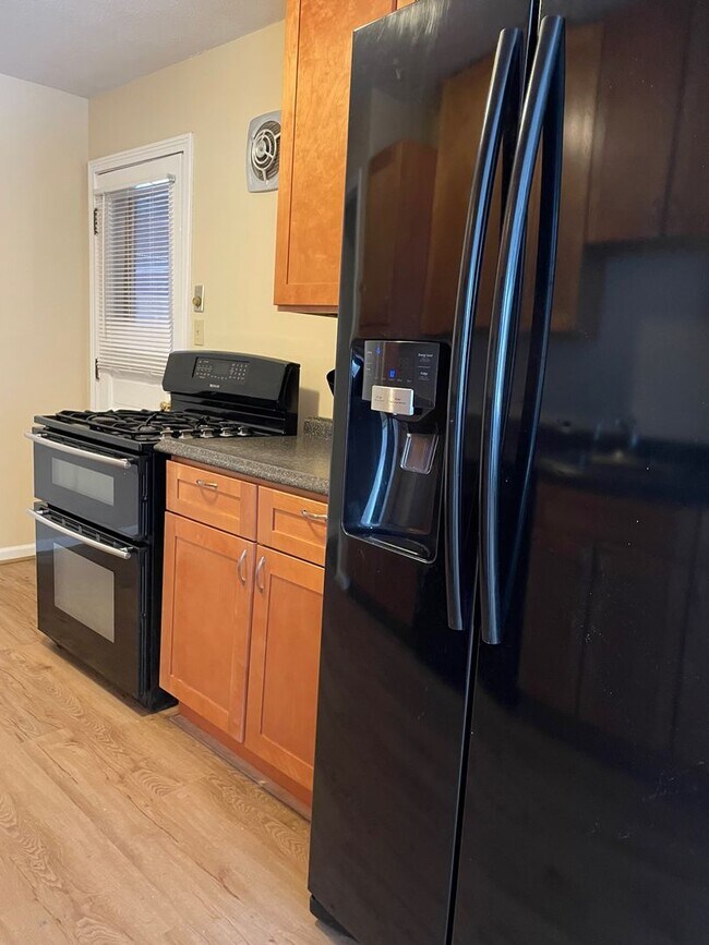 Building Photo - 3 Bed, 1 Bath- Ranch, Liverpool-Galeville