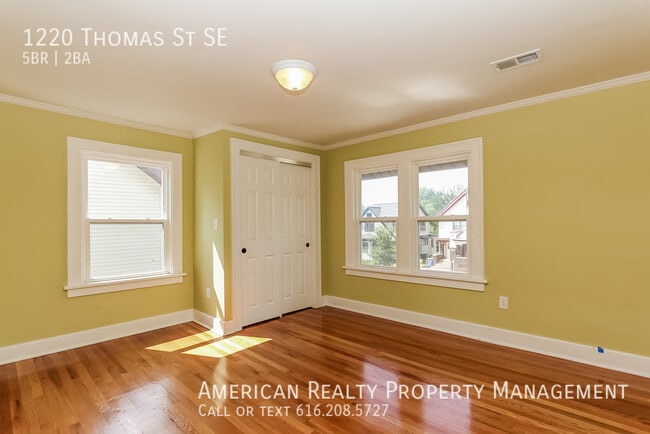 Building Photo - 1220 Thomas St SE