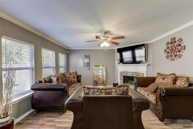 Building Photo - 16606 Hodgefield Ln