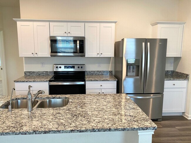 Building Photo - Modern Comfort Meets Prime Location – New ...