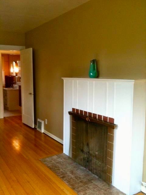 Building Photo - 726 Governor Stevens Ave SE