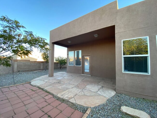Building Photo - Corner Lot - 3 Car Garage -Enchanted Hills