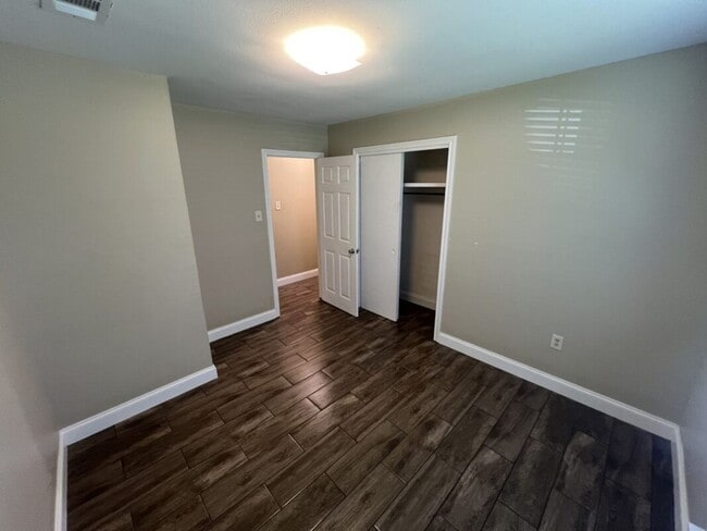 Building Photo - Beautiful 3-Bedroom, 1.5-Bath Home in Bake...