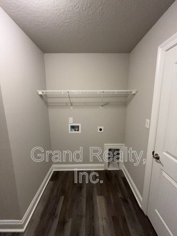 Building Photo - 4483 Watkins St