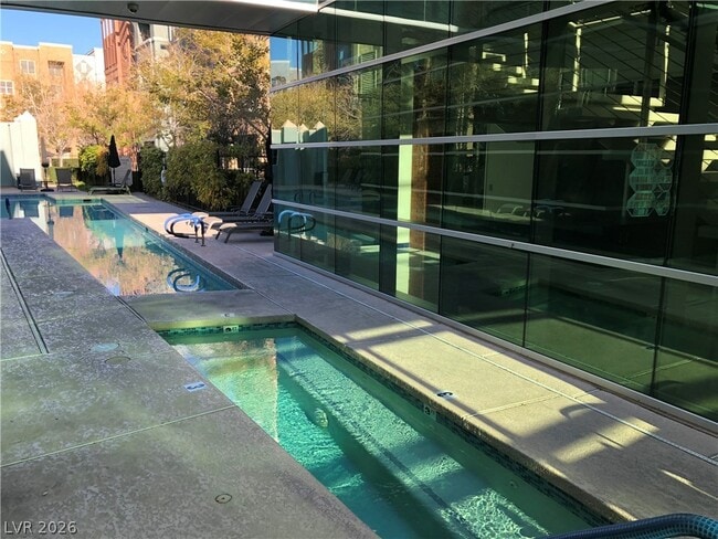 Building Photo - 68 E Serene Ave