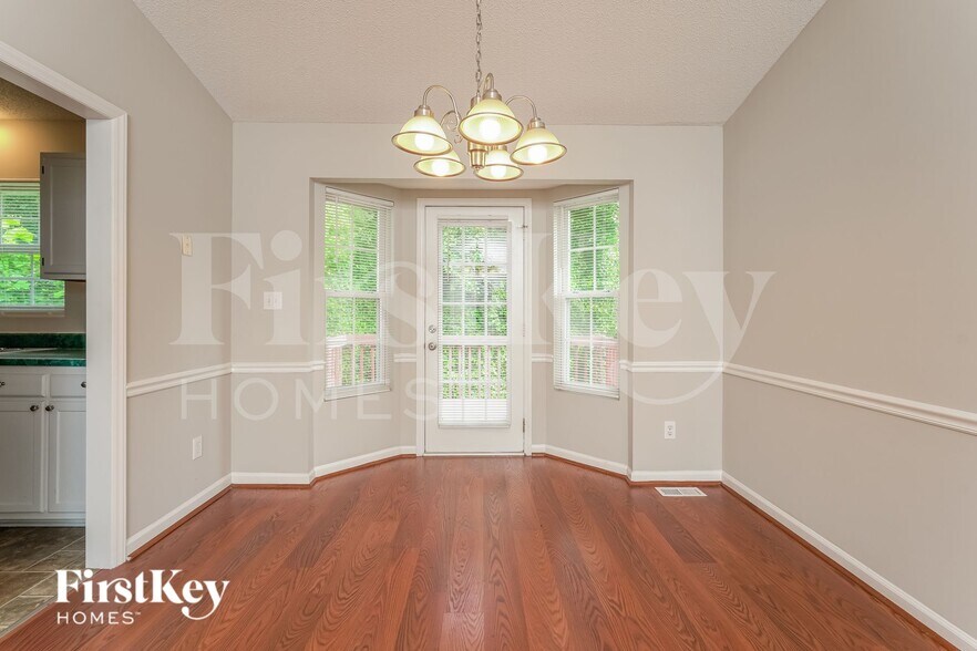 Building Photo - 514 3 Oaks Dr