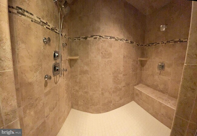 Building Photo - 6748 Green Mill Way