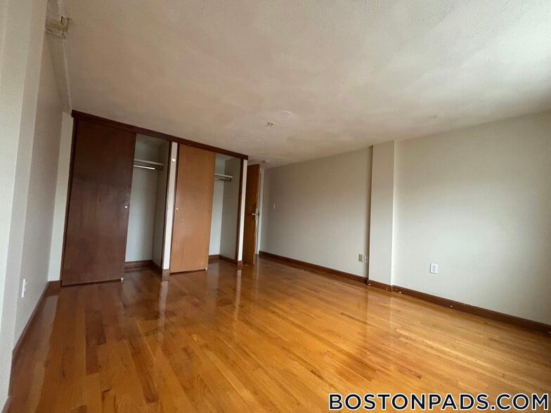 Building Photo - 1110 Commonwealth Ave