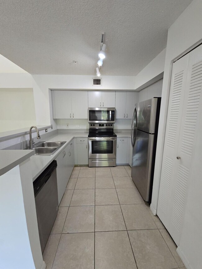 Building Photo - 12172 St.Andrews Pl