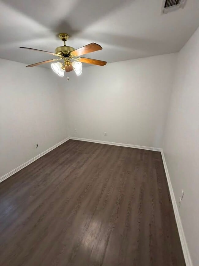Building Photo - 1001 Brookhaven Dr
