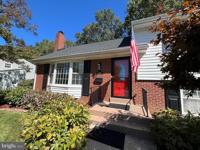 Building Photo - 8407 W Boulevard Dr