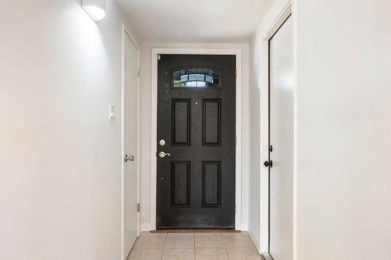 Building Photo - 480 Chinook Ln