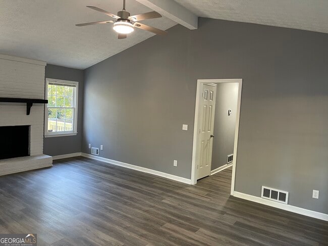 Building Photo - 505 Ironwood Ct SE