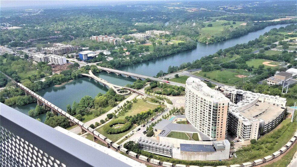 Building Photo - 301 West Ave.