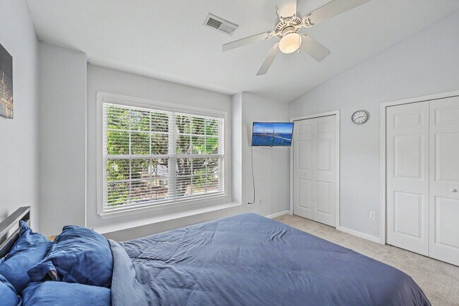 Building Photo - 549 Tayrn Dr