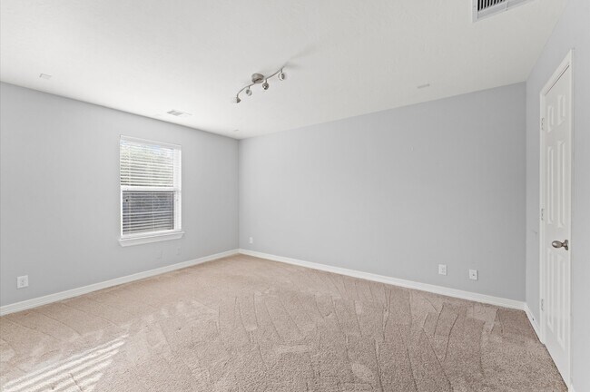 Building Photo - 3618 Bluebonnet Trace Dr