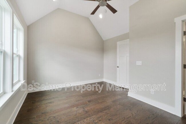 Building Photo - 759 Mill Creek Meadow Dr
