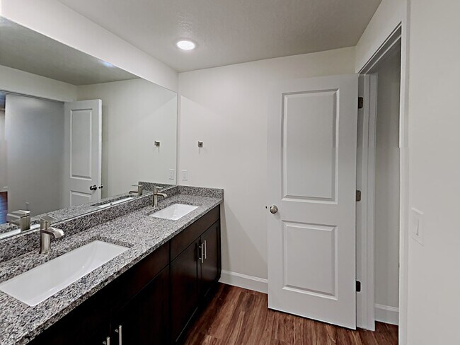 Building Photo - 1288 Rickshaw Ln