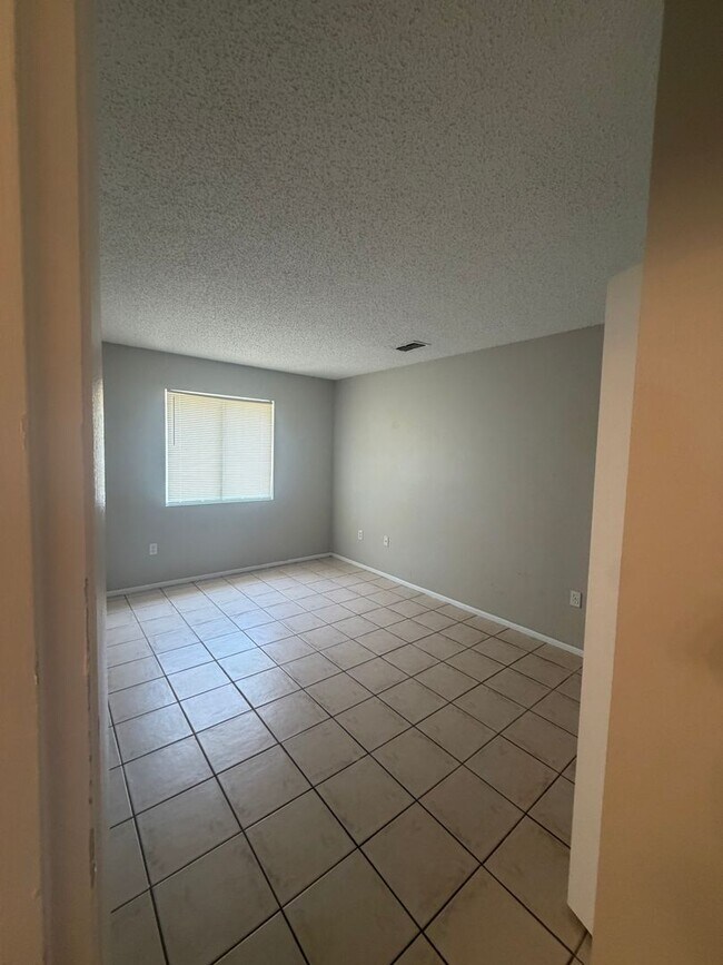 Building Photo - Charming 3-Bedroom Home in a Beautiful Sanford / Lake Mary Community with Community Pool