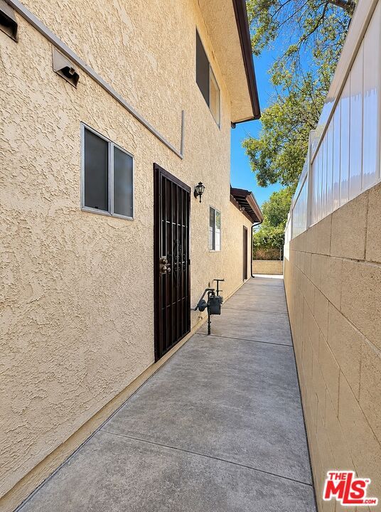 Building Photo - 11735 Valley View Ave