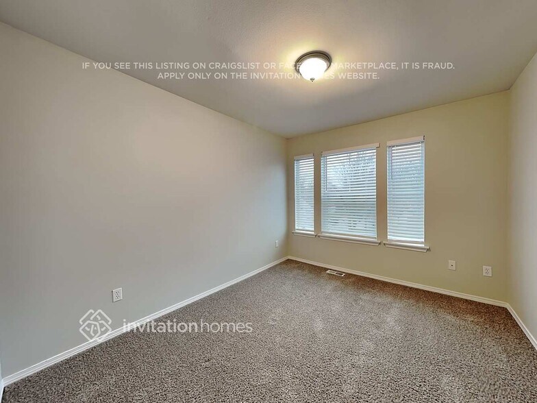 Building Photo - 7142 Axis St SE