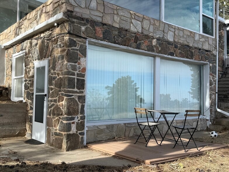 Building Photo - 1559 S Lininger Dr