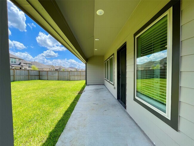 Building Photo - 17202 Coppice Oak Dr