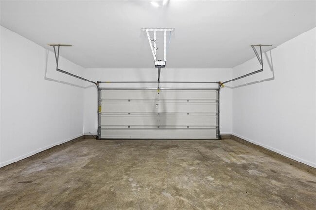 Building Photo - 407 Aviary Ln