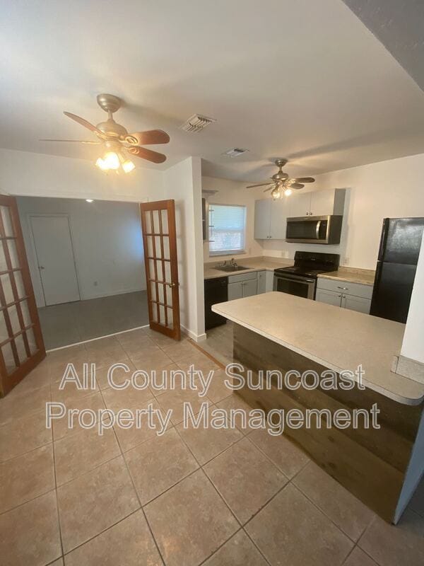 Building Photo - 4814 10th Ave N