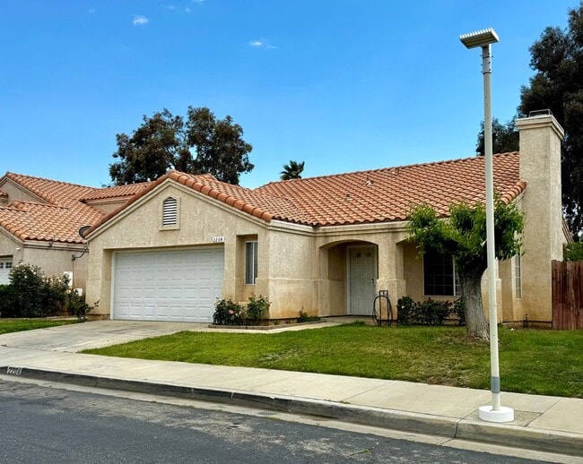 Primary Photo - 2204 Mark Ave