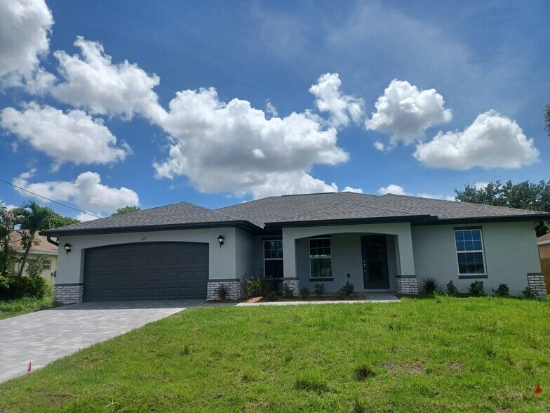 Building Photo - 4/2 Newer  construction home.