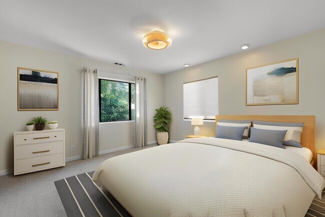 Building Photo - 228 N Pueblo Ave